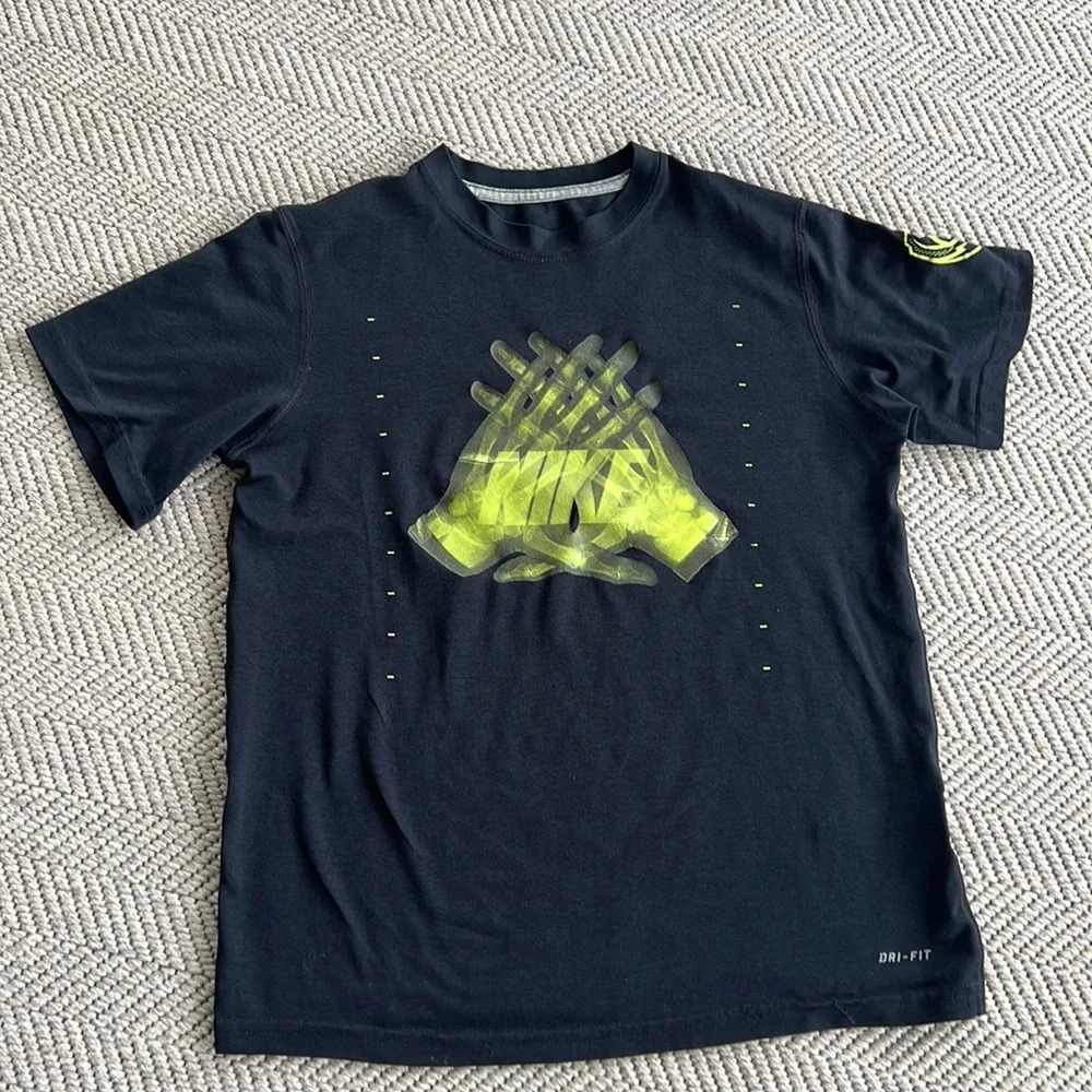 Nike tee shirt